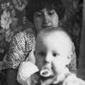Я с годовалой Шурой и новорожденным Костиком. Август 1981