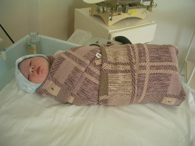 Коленька через 20 минут после рождения. Мытищинский роддом, 8 февраля 2005 г.