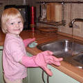 Тася - монстр посудомоечного ремесла. 9 июля 2005 г.