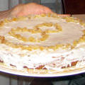 Лимонный пирог, украшенный лимонными же глазурью и цукатами. 8 марта 2009 г.