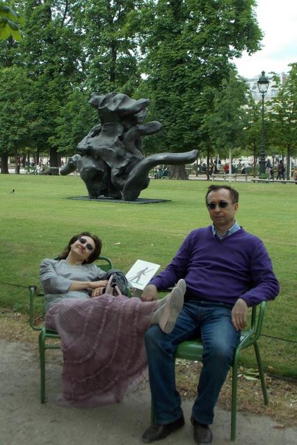 Отдых на привале. Париж, сад Тюильри, 18 мая 2012 г. 