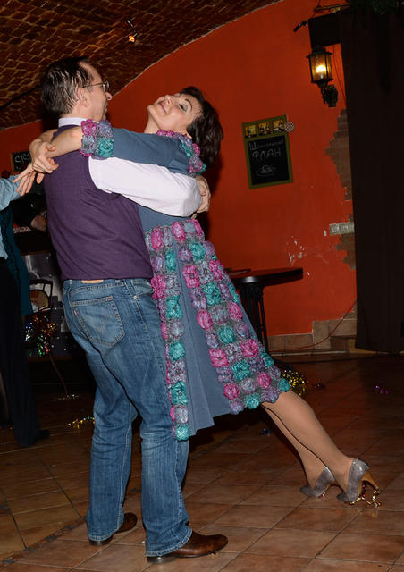 Танцы до упаду на предновогодней вечеринке ИРИО. Ресторан "Sisters" на Покровке, 27 декабря 2013 г.