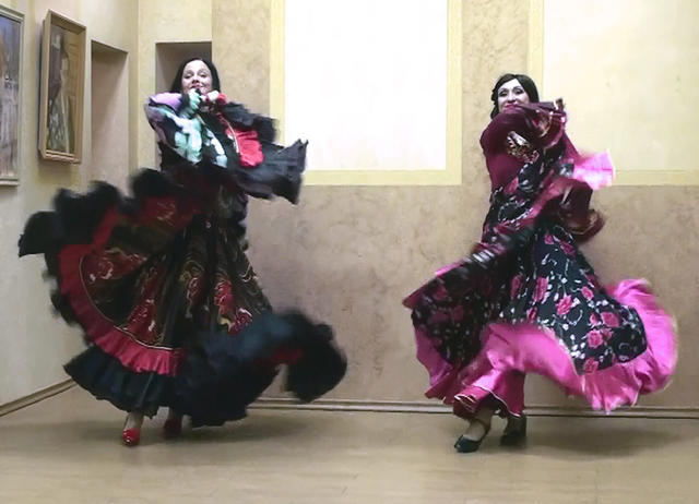 "Ресторан" - одно из классических движений цыганского танца. 21 апреля 2014 г.