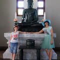 Мы с Коленькой в одном из главных сооружений храмового комплекса Ват Ян (Wat Yansangwararam). Паттайя, 13 января 2015 г.