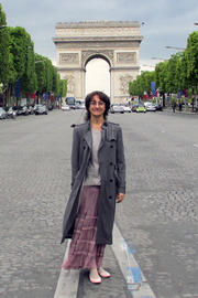 Я у Триумфальной арки в Париже